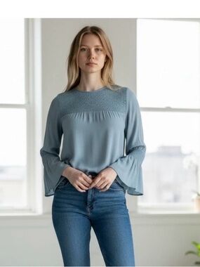 D & Kade blue chambray smocked bodice bell sleeved Boho top size S